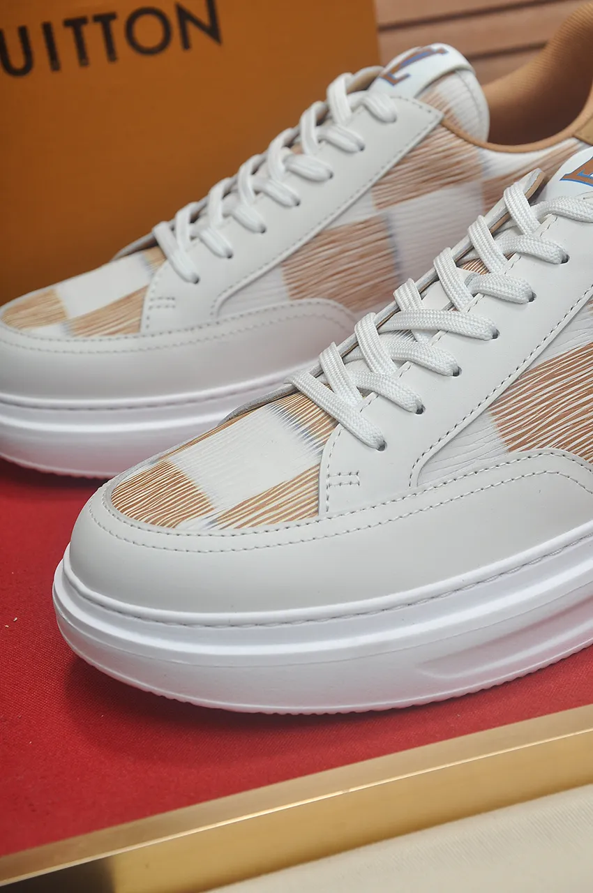 Men's men's shoes 💰640💶Original development, quality shipping, welcome to compare - LV sneaker series sports shoes introduce the loose silhouette of the ready-to-wear series into the spring and summer men's wear shows and make an eye-catching appearance. The cow leather upper is combined with rough fabric laces, and colorful beading highlights the brand's classic elements. LV letters mark the tongue and Monogram floral outsole. Mixed materials Made of top-grain cowhide, thick shoelace design, large Monogram print on the side, mesh lining and cotton feet, the comfort is as extreme as ever, premium heritage, quality first, worth owning! Size: Men’s 38-45 (45 is custom-made and cannot be returned or exchanged)